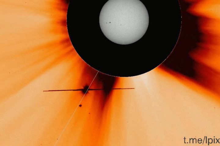 Космические телескопы LASCO сняли соединение Венеры и Марса с Солнцем