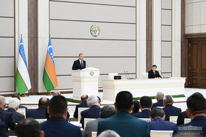 Президент Шавкат Мирзиёев принимает участие во внеочередном  заседании Жокаргы Кенеса Республики Каракалпакстан