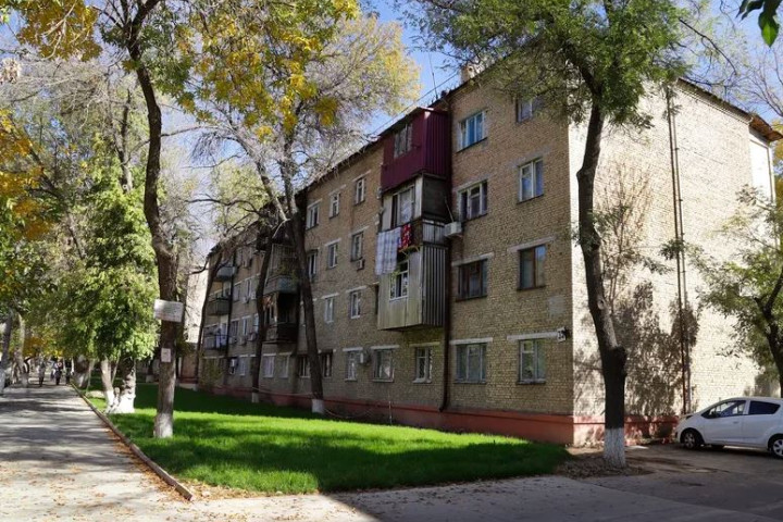 В Узбекистане в 2025 году выявлено почти 2 тысячи случаев незаконного строительства на придомовых территориях