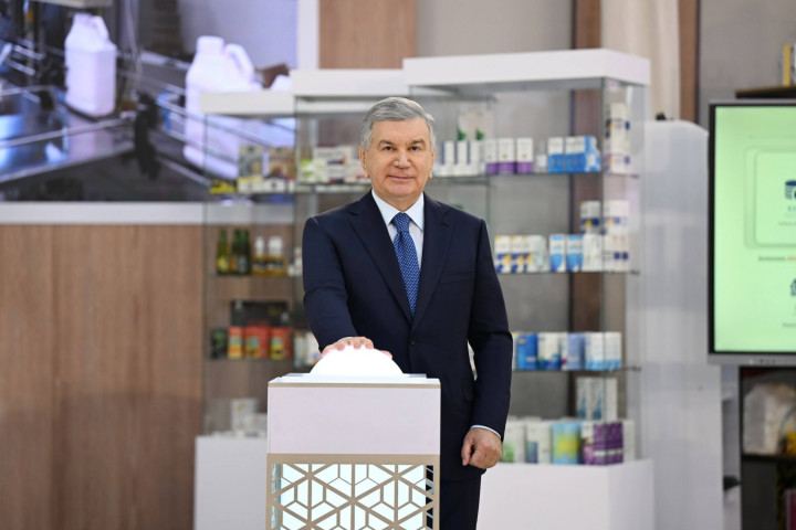 Президент дал старт началу эксплуатации крупных проектов и строительства новых в Самаркандской области