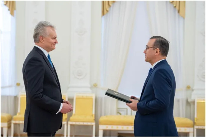 Тимур Рахманов вручил верительные грамоты президенту Литвы