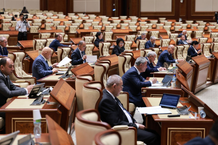 Одобрен закон, запрещающий пропаганду многоженства и отрицание равноправия женщин и мужчин
