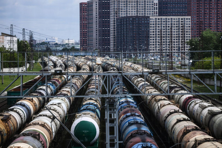 Казахстан еще на полгода продлил запрет на вывоз нефтепродуктов