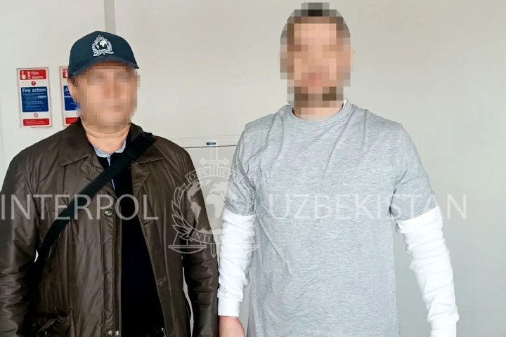 Из ОАЭ в Узбекистан экстрадировали мошенника, находившегося в международном розыске