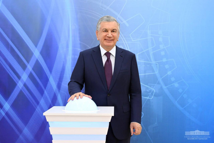 Президент дал старт работе и стротельству новых объектов в Фергане