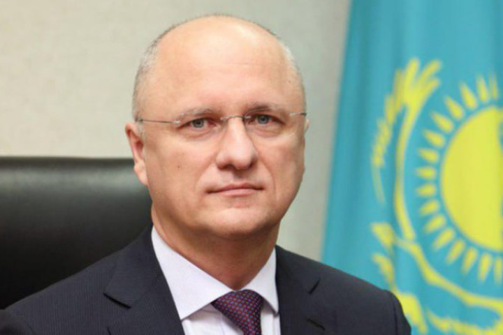 Президент Казахстана принял отставку правительства. Исполнять обязанности премьер-министра будет Роман Скляр