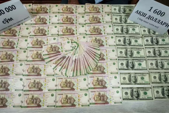 В Сырдарьинской области задержаны лица, пытавшиеся сбыть фальшивые доллары