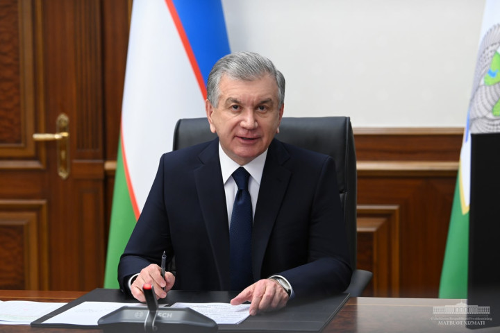 На совещании при Президенте рассмотрены три вопроса: улучшение внтуренних дорог, озеленение по проекту «Яшил макон» и упрощение госуслуг