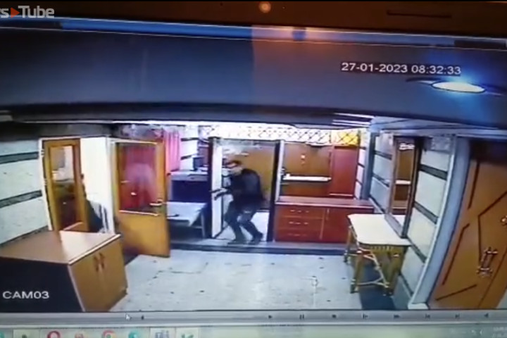На посольство Азербайджана в Иране совершено нападение
