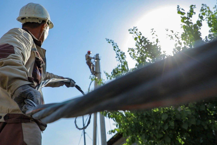 В двух районах Ташкента наблюдаются перебои с подачей электроэнергии из-за аварии в сети