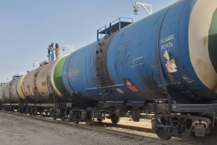 СМИ: Афганистан вернул Узбекистану более 62 тонны «некачественной» нефти
