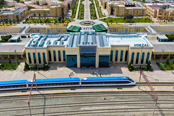 В Хорезме запущен первый в Узбекистане проект, связавший аэропорт с железной дорогой