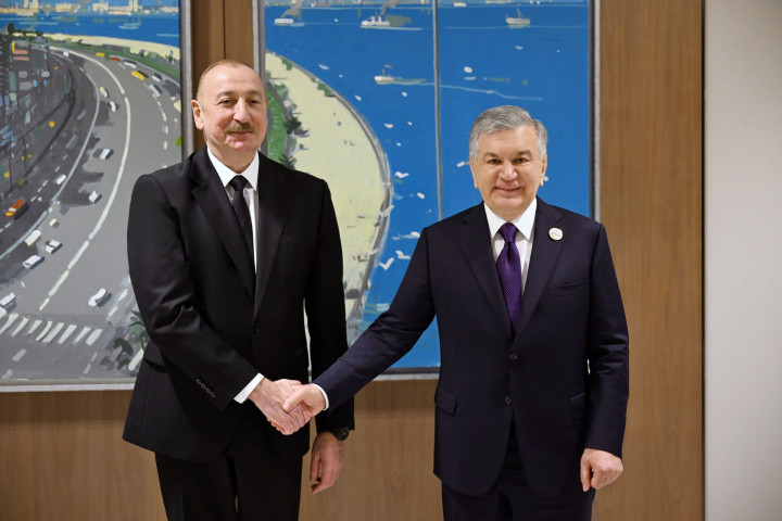 Президенты Узбекистана и Азербайджана провели встречу в Баку