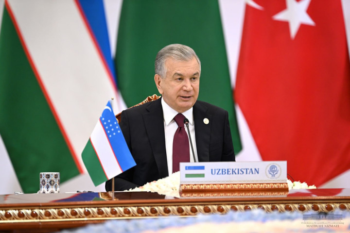 Президент Узбекистана выдвинул ряд инициатив на 16-м саммите ОЭС в Ташкенте