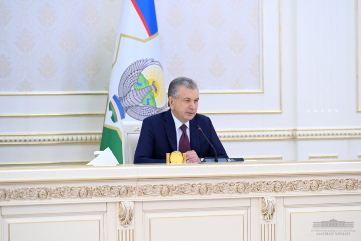 Президент Шавкат Мирзиёев поручил Кабмину решить вопрос о бесплатной аренде школьных учебников