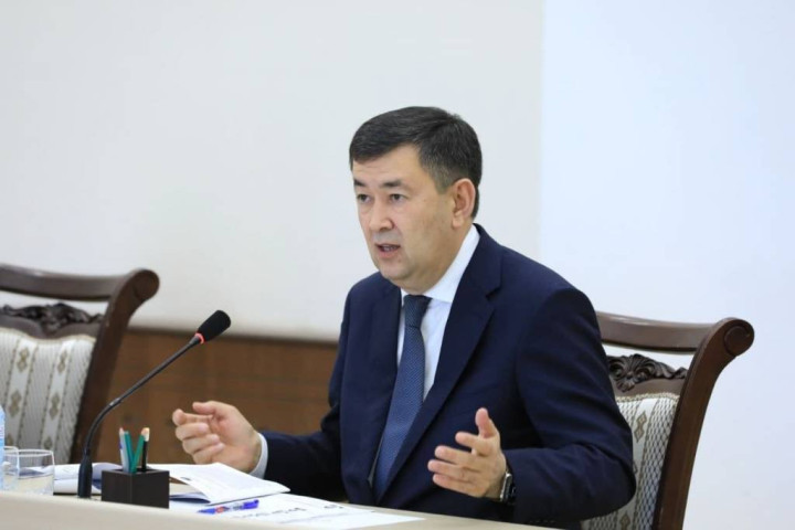 Хоким Самаркандской области потребовал у продавцов убрать с полок просроченный товар
