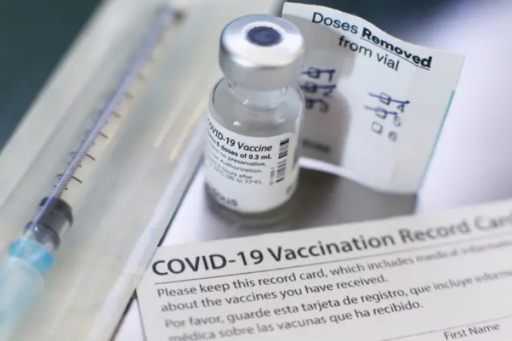 В США выяснили, что вакцинация снижает риск летального исхода от COVID-19 в 11 раз