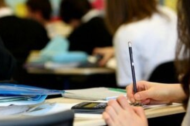В 31 столичном вузе изменится время начала учебного дня - список