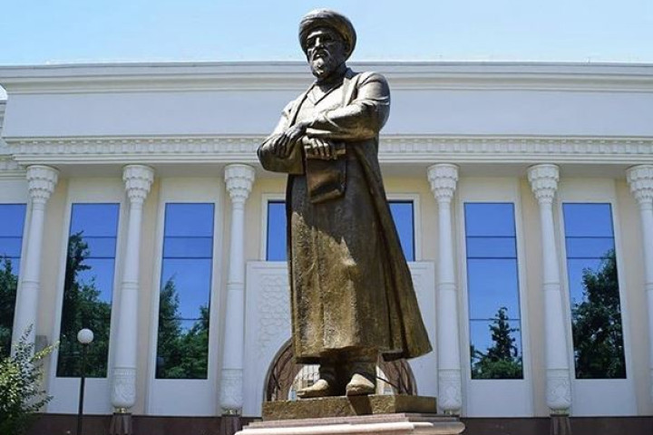В Узбекистане учредили премии для драматургов и режиссеров
