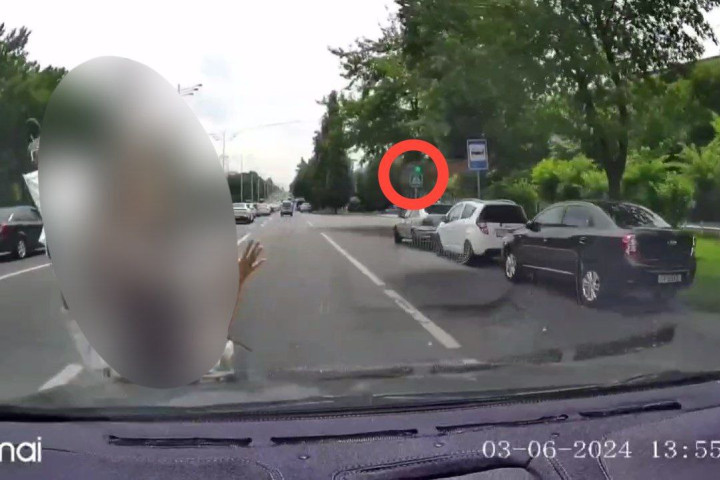 Переход через дорогу в неположенном месте завершился ДТП - видео