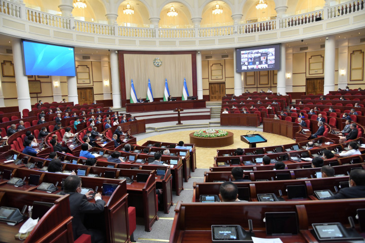 Парламентарии приняли совместное решение о смягчении режима ЧП в Каракалпакстане