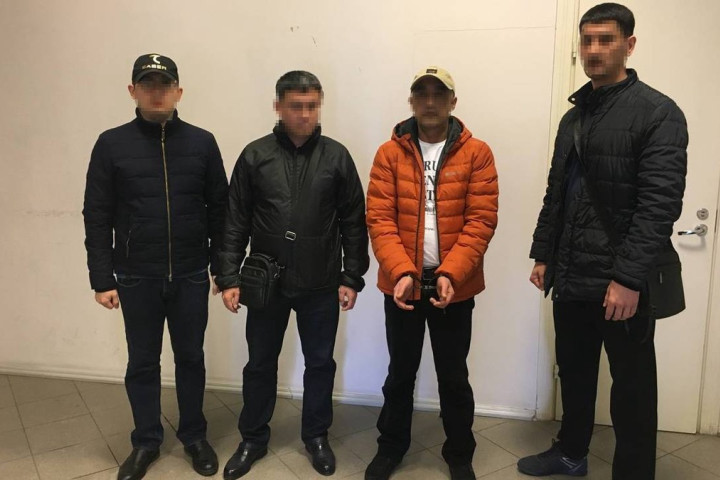 Из Латвии в Узбекистан экстрадировали мошенника, скрывавшегося за рубежом