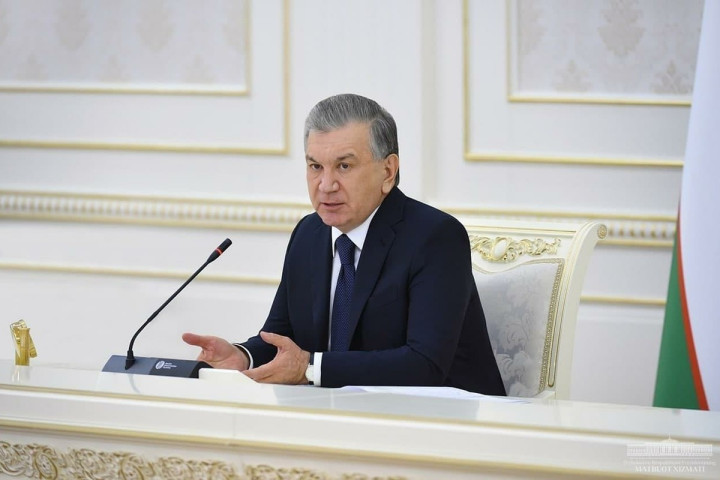 Президент Узбекистана вакцинировался