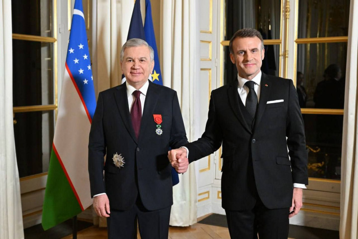 Президент Шавкат Мирзиёев награжден Орденом Почетного легиона Франции