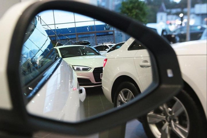 До 2023 года таможенные пошлины при ввозе автомобиля будут сокращены в два раза
