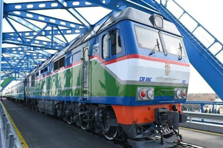 Сегодня начал курсировать поезд по новому маршруту из Ургенча в Кунград