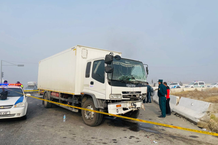В Ферганской области произошло столкновение грузовика Isuzu с автомобилем Damas, есть погибшие