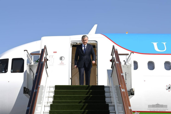 Шавкат Мирзиёев прибыл в Самарканд