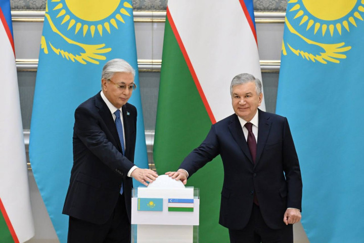 Президенты Шавкат Мирзиёев и Касым-Жомарт Токаев вместе запустили крупные проекты кооперации