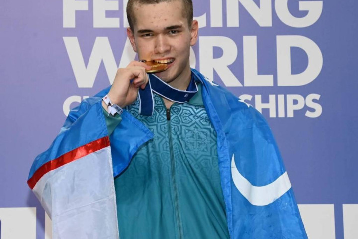 Узбекистанец впервые стал чемпионом мира по фехтованию