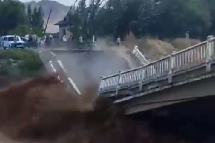 В Андижане найдено тело девочки, погибшей в результате схода селя в Кыргызстане