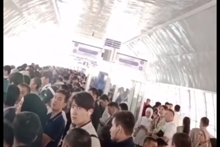 На Чиланзарской линии столичного метро у поезда отказали тормоза - видео
