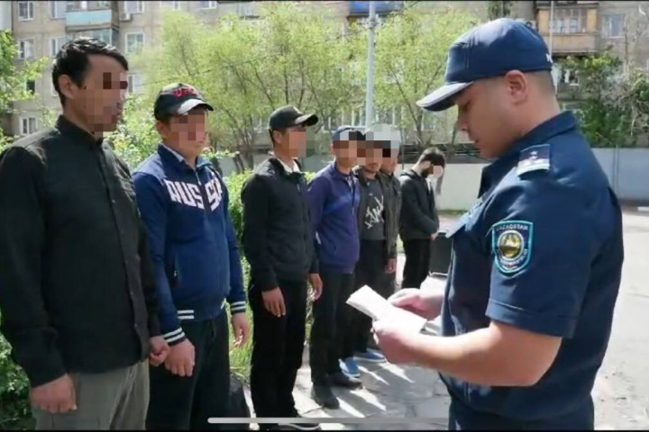 Из Казахстана депортировали семь узбекистанцев за незаконную трудовую деятельность