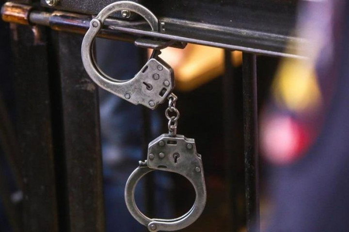 При получении взятки задержаны два сотрудника Навоийского налогового управления