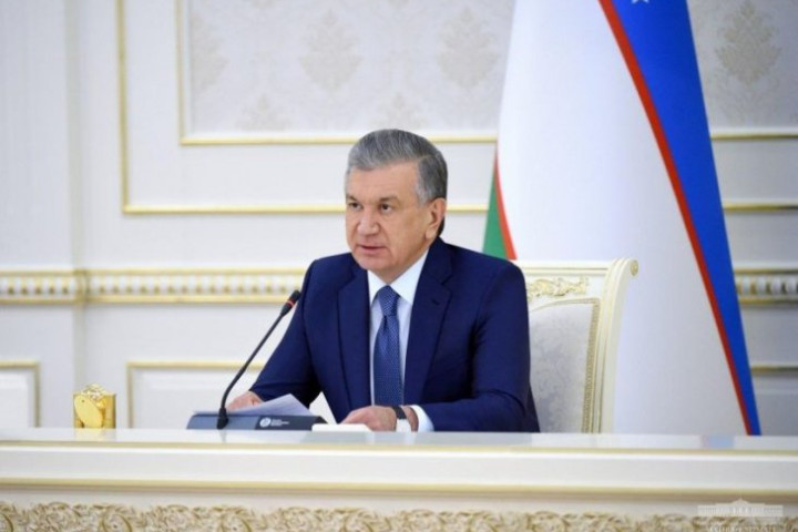 Около 10 000 пациентов госпитализированы, 3 000 находятся на домашнем лечении, 2400 находятся в тяжелом состоянии и 890 - в критическом. Президент о ситуации с коронавирусом в Узбекистане