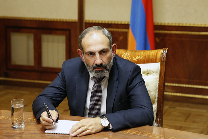 Вертолет премьер-министра Армении совершил экстренную посадку