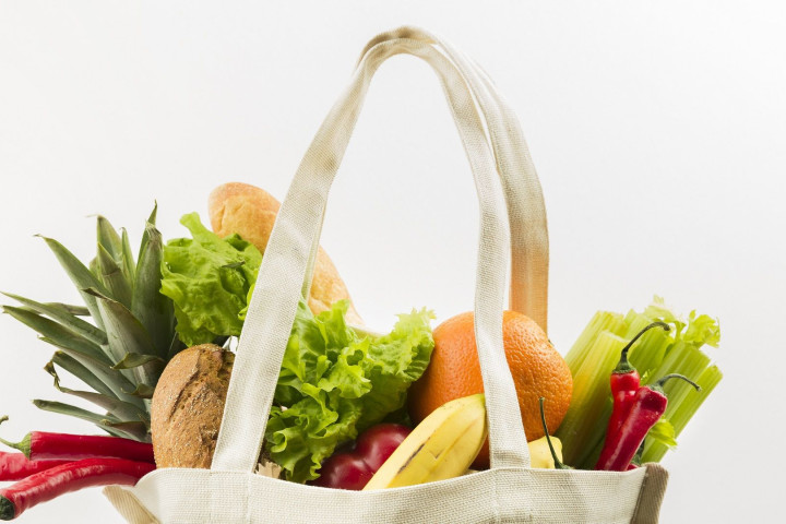 От каких продуктов следует отказаться при борьбе с акне
