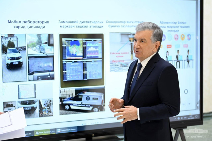 Президент Шавкат Мирзиёев ознакомился с проектами строительства, улучшения дорожной инфраструктуры и системы газоснабжения